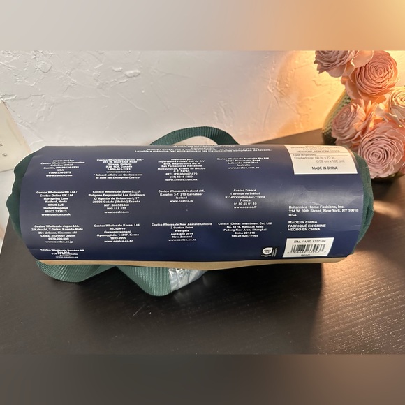 *NWT* Weatherproof Vintage Outdoor Blanket - BEAR - Great for Camping/Picnics - Picture 7 of 7